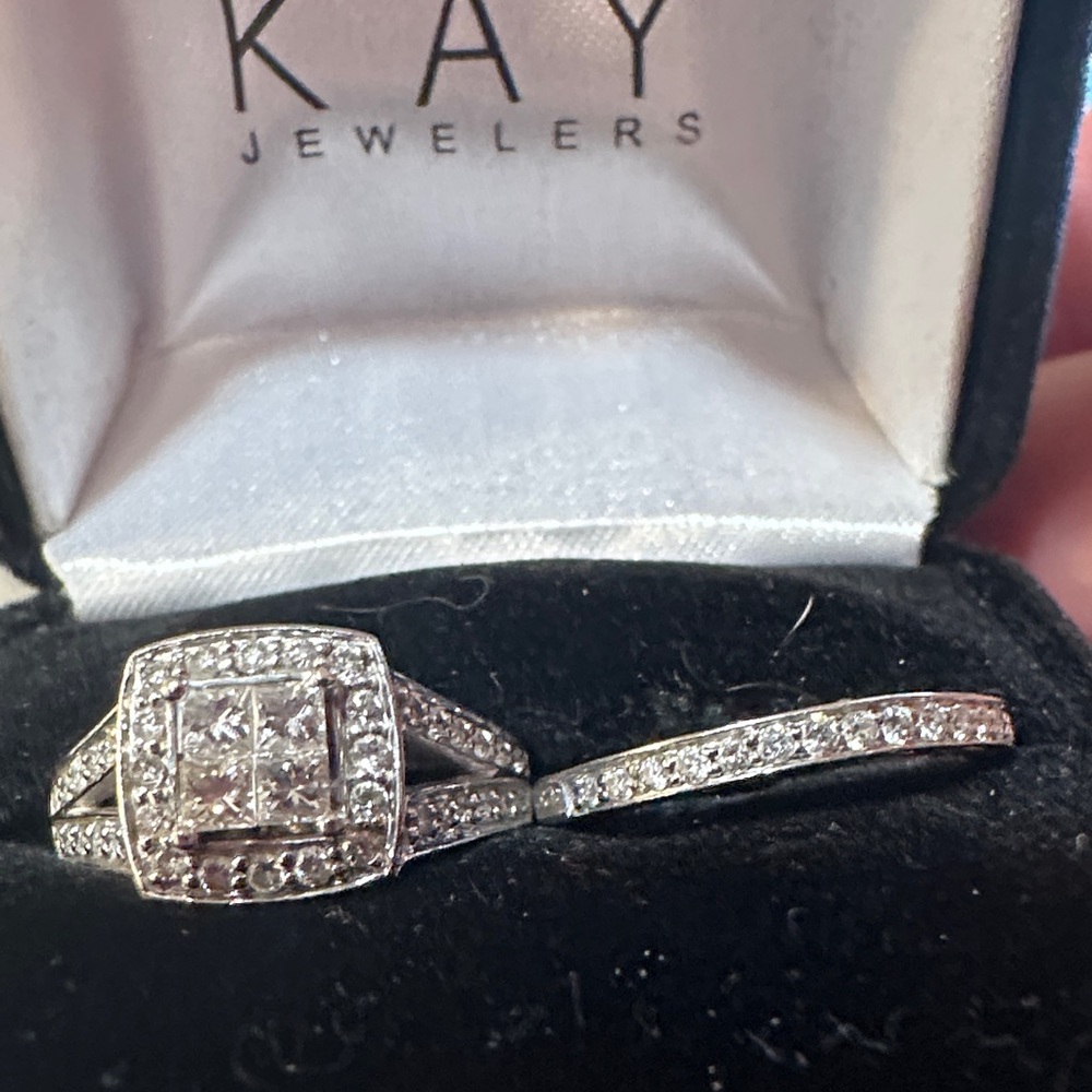 Kay Jewelers White Gold Diamond Rings! Bridal set! Barely worn! Beautiful!